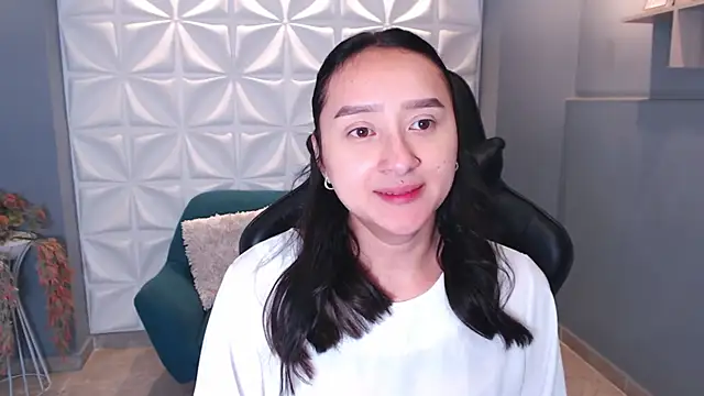 HorneyyQueen online show from November 22, 12:15 pm