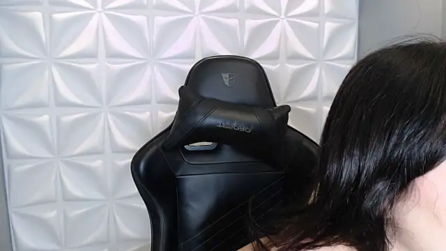 HorneyyQueen online show from November 27, 12:40 pm