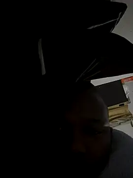 mrcougarfucker online show from November 18, 9:19 pm