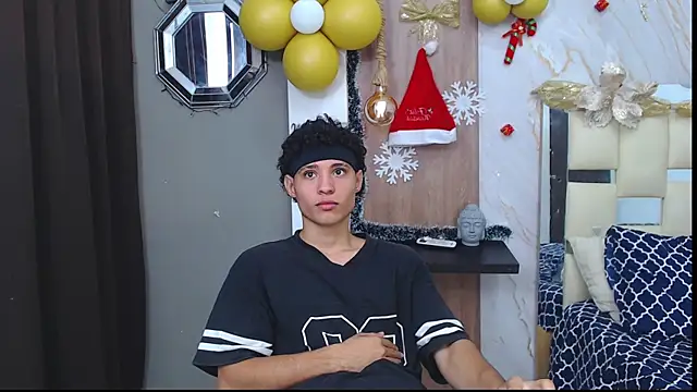 Snapshot of the_nugge chatting on November 26, 10:11 pm the nugge online show from November 26, 10:11 pm