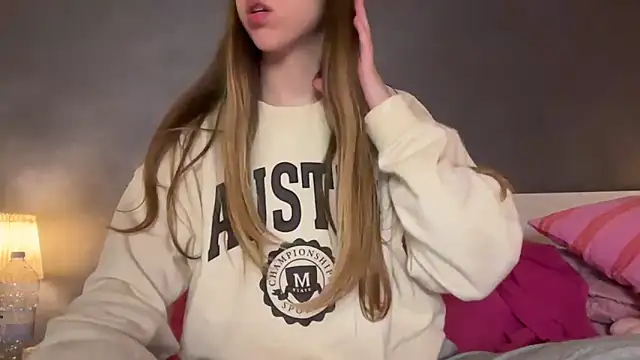 Martimartinaxx online show from April 15, 9:04 pm