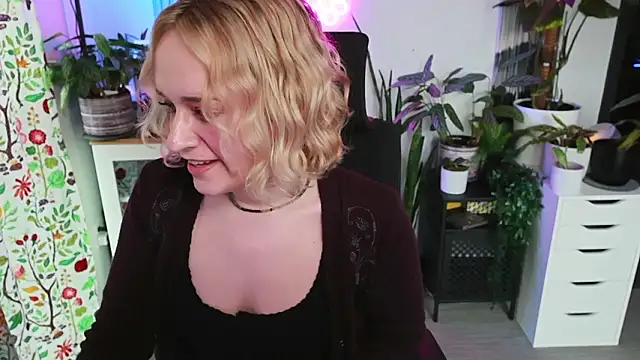 xzoeyryanx online show from February 2, 6:50 pm