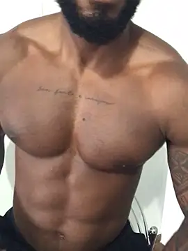 Nicolau 25 online show from November 17, 8:03 pm