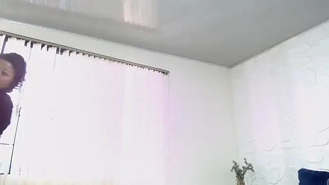 KendraStonee online show from December 21, 1:51 pm