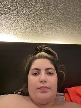 Snapshot of kashy111 chatting on December 23, 2:42 am kashy111 online show from December 23, 2:42 am