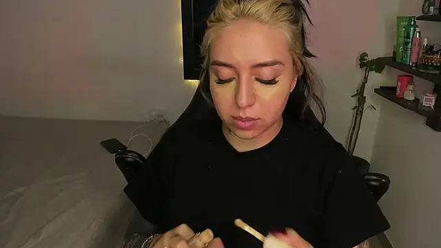 VeloraVyxen  online show from December 14, 4:56 pm