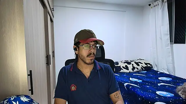 Snapshot of naitt_ chatting on November 29, 1:52 am naitt online show from November 29, 1:52 am