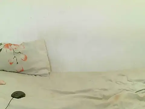 BrunetteNaomi8 online show from November 24, 9:14 pm