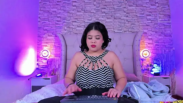 Amanda Mooree online show from March 21, 4:17 am