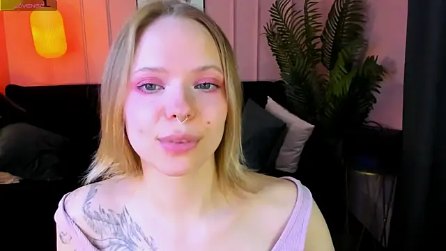 lucy loy online show from April 29, 8:18 am