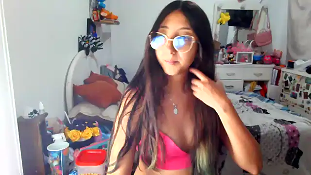 Snapshot of Nanylux chatting on November 24, 2:22 am Nanylux online show from November 24, 2:22 am