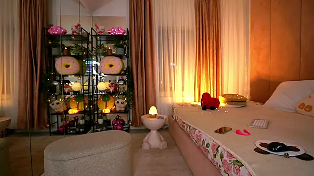 oh M God online show from February 26, 7:35 pm