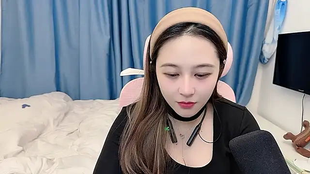 Snapshot of TTtia_ chatting on December 14, 1:16 pm TTtia online show from December 14, 1:16 pm