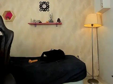 Snapshot of iam_milu19 chatting on November 18, 7:40 pm iam milu19 online show from November 18, 7:40 pm