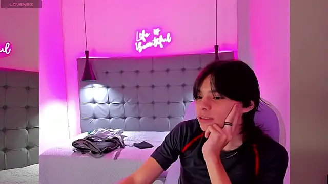 Snapshot of Sylasfrost chatting on November 26, 10:27 am Sylasfrost online show from November 26, 10:27 am