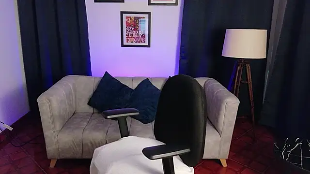 GracieCollins online show from April 20, 1:58 pm