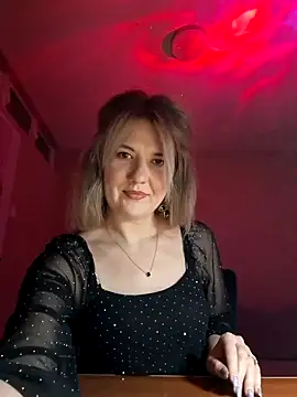 Snapshot of purplemoon1 chatting on December 17, 9:10 pm purplemoon1 online show from December 17, 9:10 pm