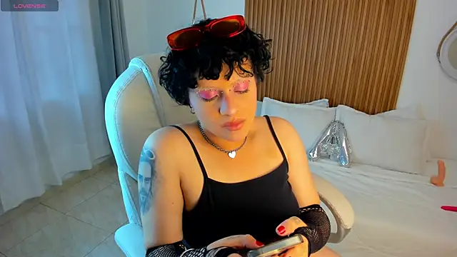 Alaska deluxe online show from December 20, 10:17 pm