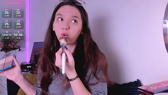 miabellee online show from December 23, 9:29 am