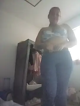 mamacalientica online show from November 20, 4:12 am