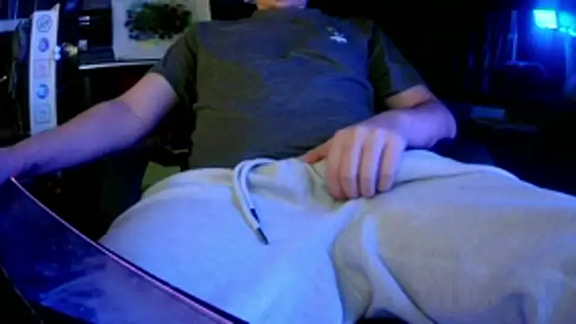 Bowerboi online show from December 18, 7:14 am