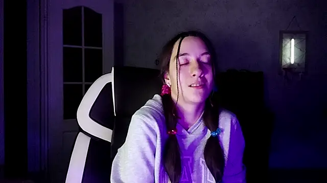 Snapshot of NildaGerrero chatting on November 20, 7:35 pm NildaGerrero online show from November 20, 7:35 pm