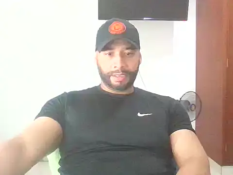 musclehetero online show from December 17, 11:55 pm