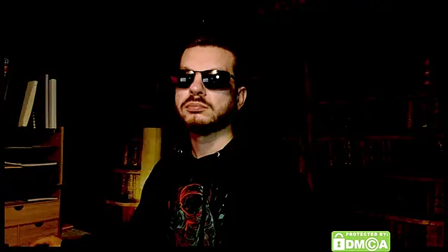 Snapshot of justshutupandwatch chatting on December 15, 12:15 am justshutupandwatch online show from December 15, 12:15 am