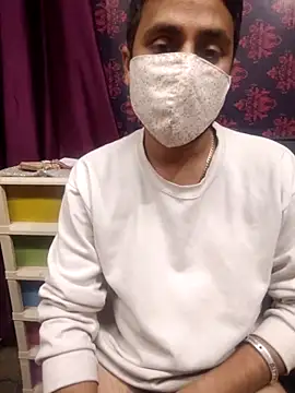 Cute Lucky online show from December 3, 9:13 pm