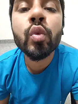 Cute Lucky online show from March 31, 8:20 pm