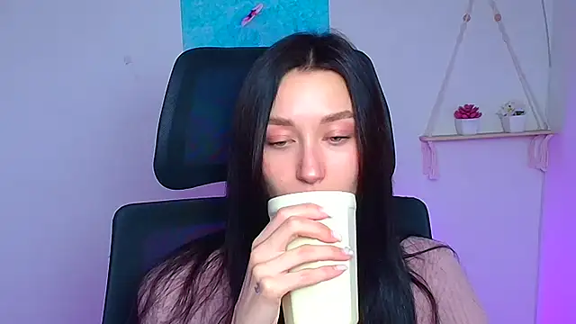 Stella XO online show from March 13, 6:31 am