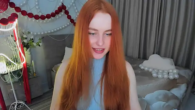 AirySilhouette online show from February 11, 1:10 am