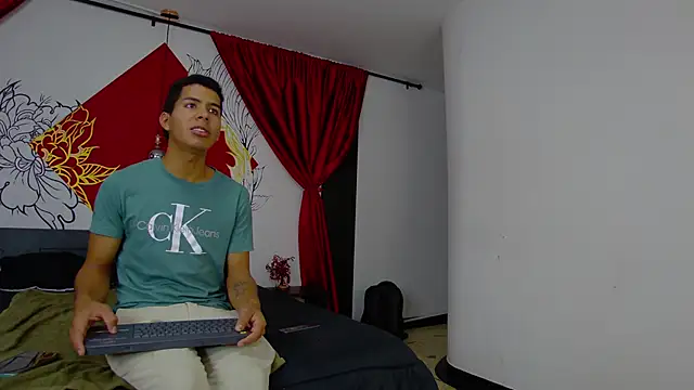 Noah Greenhart online show from January 13, 7:41 pm