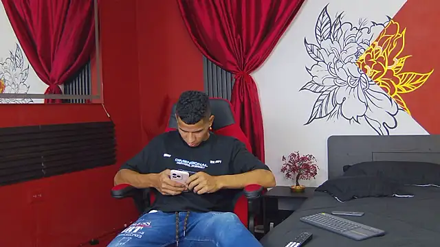 Noah Greenhart online show from January 16, 8:13 pm