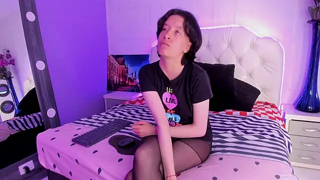 Snapshot of CoralAndOcean_ chatting on November 26, 1:01 pm CoralAndOcean online show from November 26, 1:01 pm