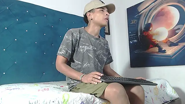 crissex3 online show from April 18, 1:26 pm