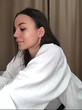 Tiffany Sweetie online show from March 2, 12:45 pm