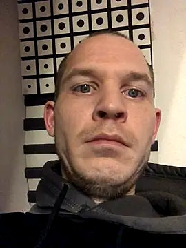 Spielzeugtwink online show from November 20, 4:18 pm