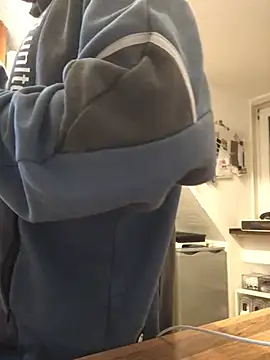 Spielzeugtwink online show from March 4, 10:05 pm