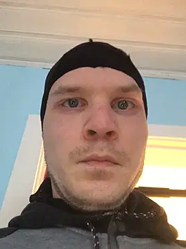 Spielzeugtwink online show from March 31, 4:07 pm