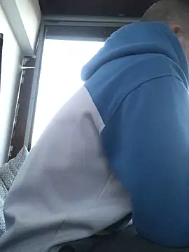 Spielzeugtwink online show from April 20, 6:31 pm