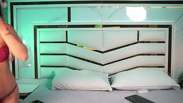 luciana agudelo online show from December 16, 7:19 pm