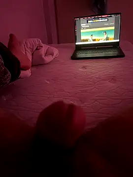 Snapshot of darknebula80 chatting on December 14, 9:52 pm darknebula80 online show from December 14, 9:52 pm