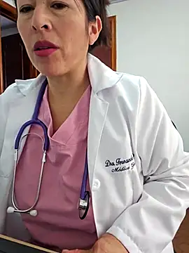 JustSamantha  online show from December 22, 2:25 pm