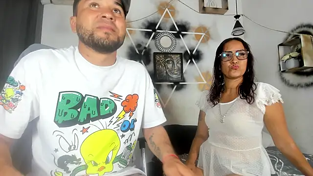 Snapshot of StephaniaAndRandy chatting on November 30, 5:50 pm StephaniaAndRandy online show from November 30, 5:50 pm