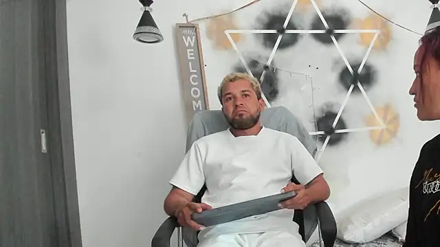 StephaniaAndRandy online show from January 17, 1:05 pm