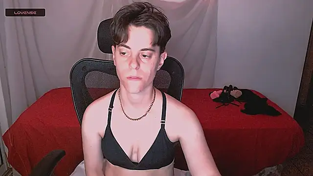 yuyitohairy online show from December 2, 4:07 am