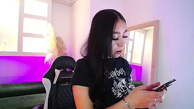 vallolett online show from April 17, 10:35 pm