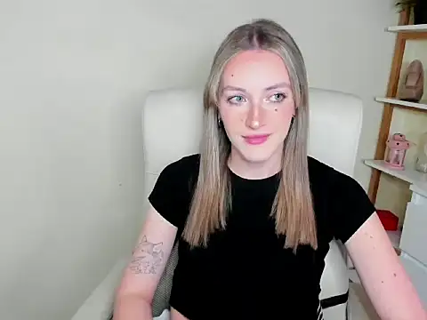 EvelynBlond online show from November 28, 1:36 pm