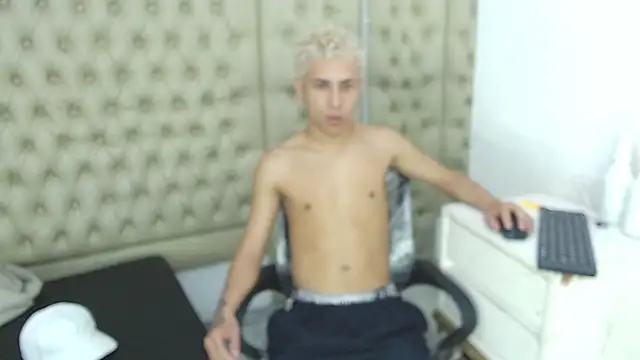 HollmanFronsh online show from December 1, 3:00 am